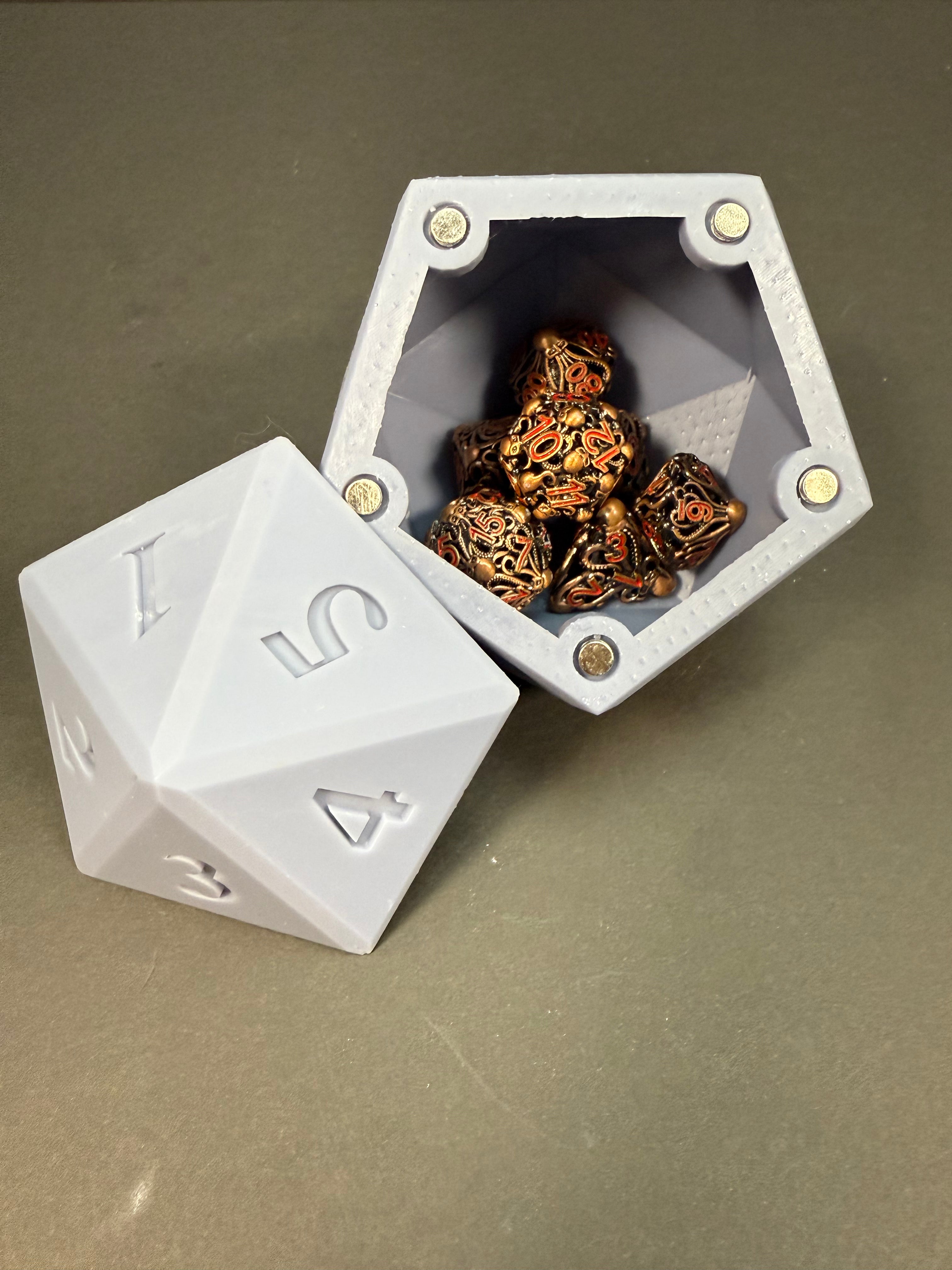 D20 Dice Box with magnetic lid